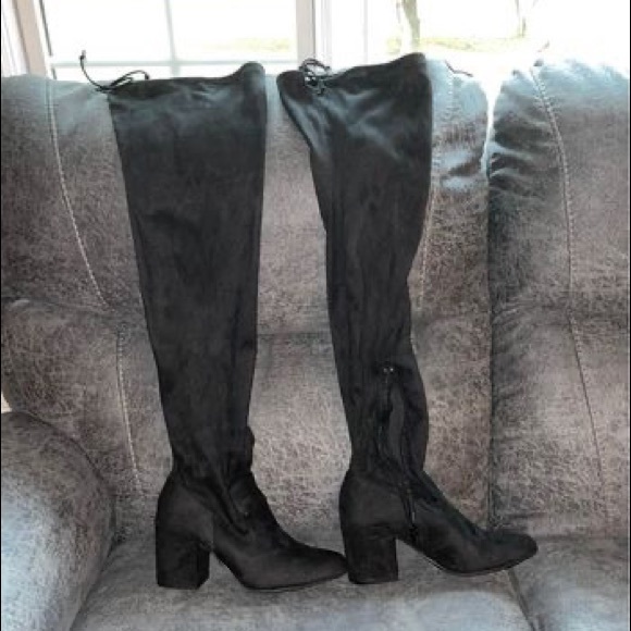 Women’s knee high black boots size 9! - Picture 1 of 3